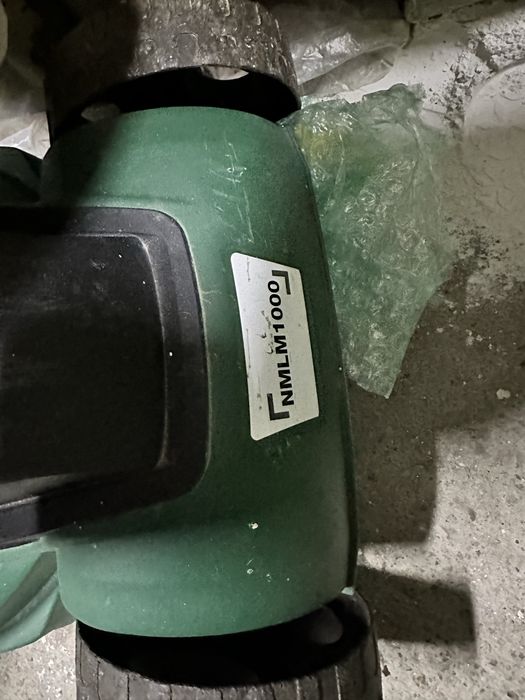 Masina de tuns iarba ca noua pe curent. Usoara. Plus trimmer