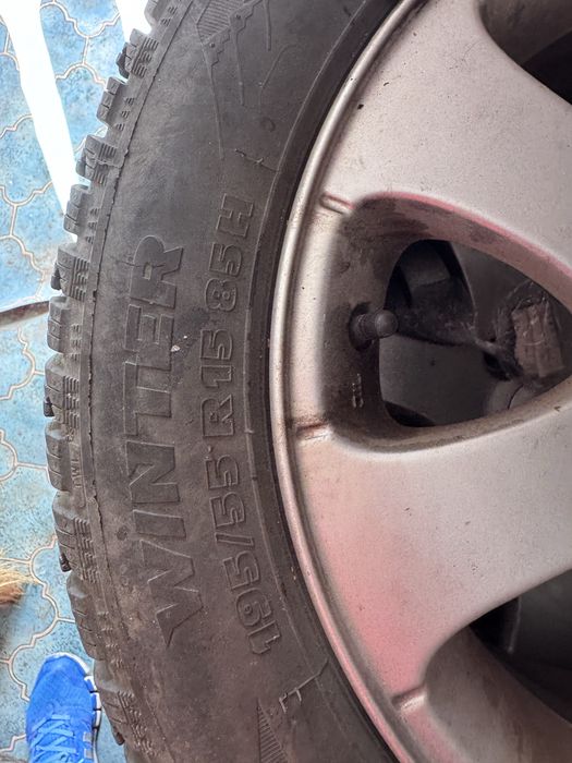 Алуминиеви джанти със зимни гуми за пежо / peugeot