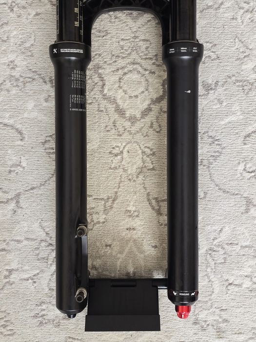 Вилка Rockshox Yari RC 27.5