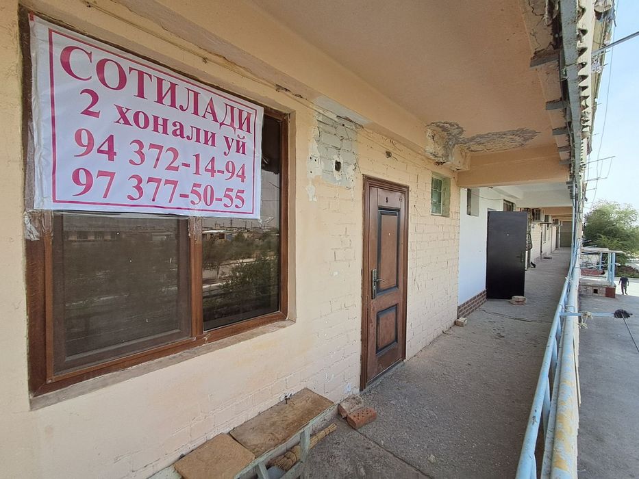 Zarafshon shahridagi 3-mikrorayon 8-uy 15-xonadon srochna sotiladi