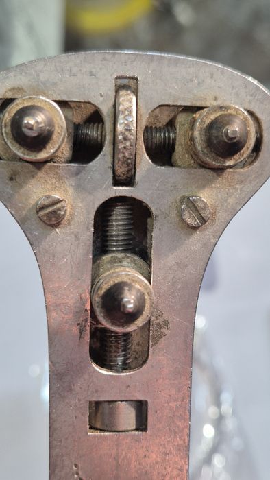 Часовникарски инструменти