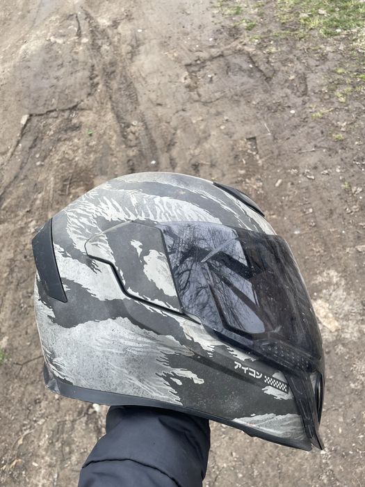 Шлем ICON с гарнитурой