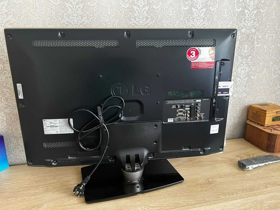 Телевизор LG диагональю 81 см