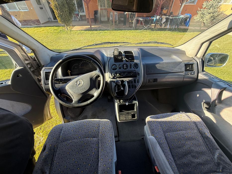 Mercedes Vito 2.2 CDI • 7 Locuri • AC • Sirocou • Cârlig • Bluetooth