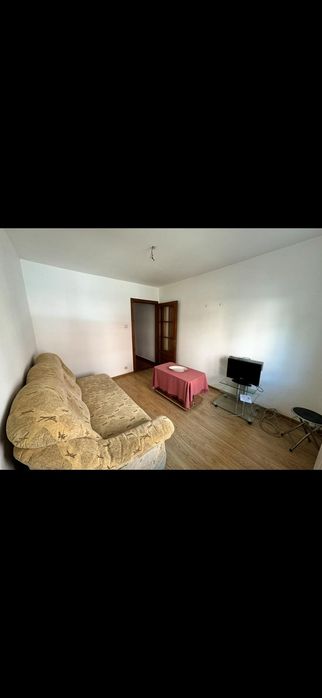 Vând apartament cu 3 camere