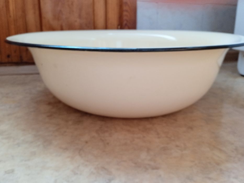 Таз эмалированный