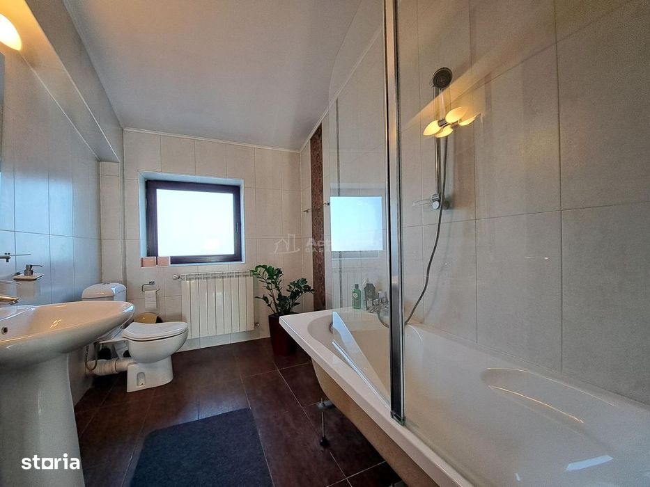 Casa cu piscina - Buftea - 8 camere - 4 bai - 620mp - 2500mp teren