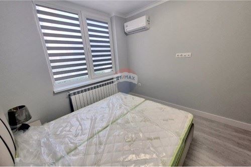 Дава се под наем Тристаен апартамент в Варна, Възраждане 1 - 85 кв.м за 767.55 € - Снимка #12