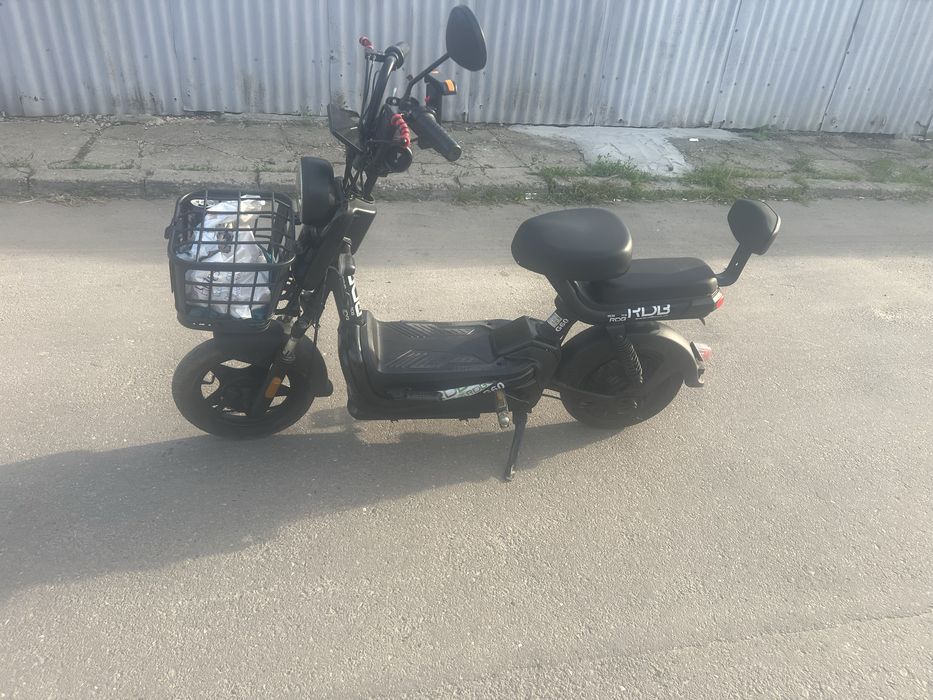 Scuter electric G 60 încărcător baterii noi sau schimb cu iphone