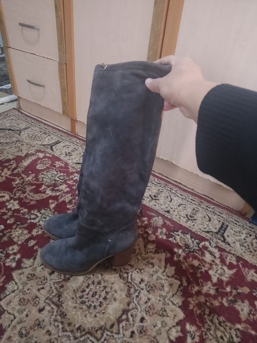 Продам женскую обувь сапоги