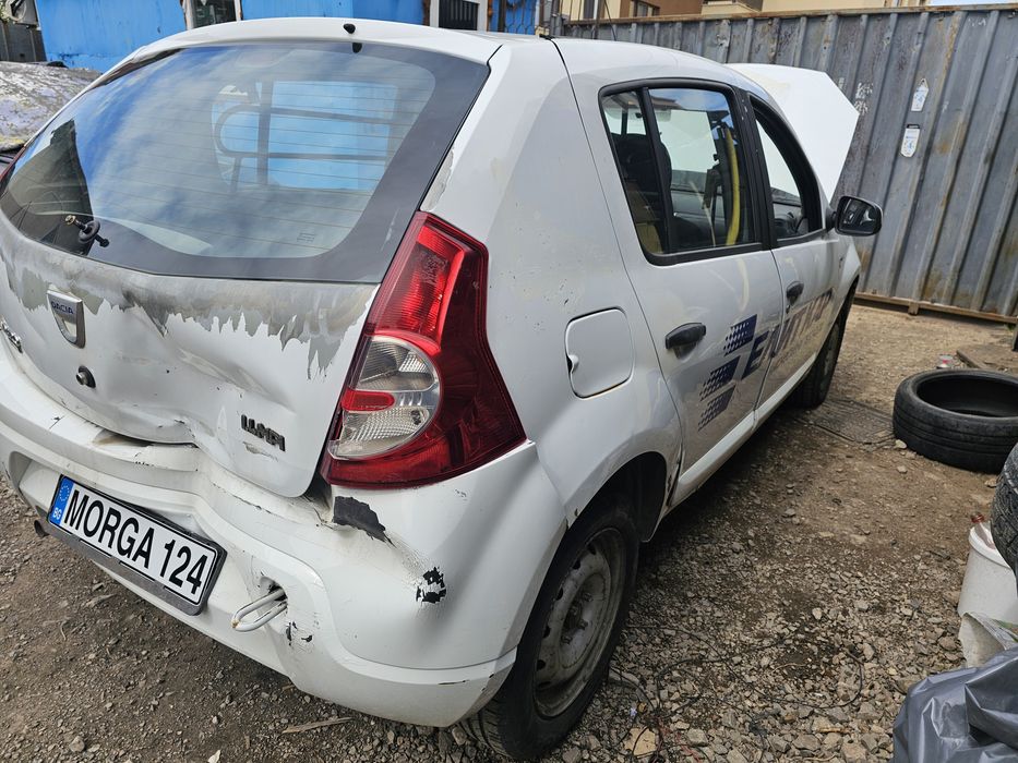 DACIA sandero на части