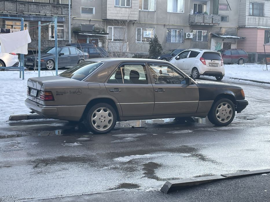 Мерседес W124 2.3
