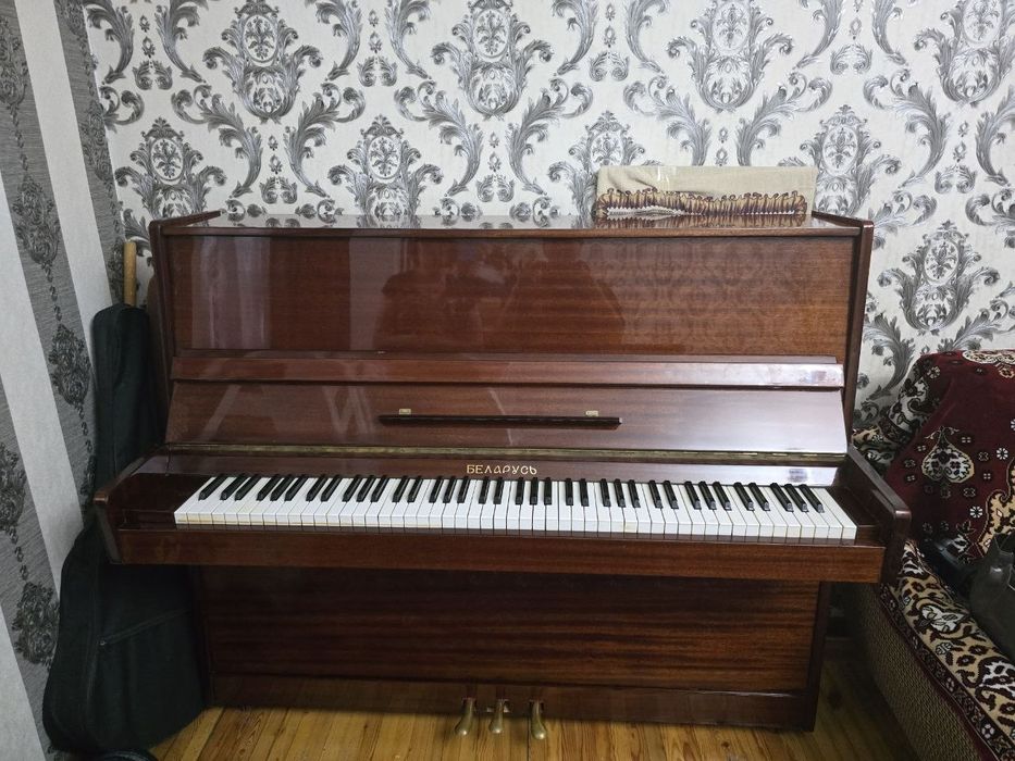 Продам срочно пианино