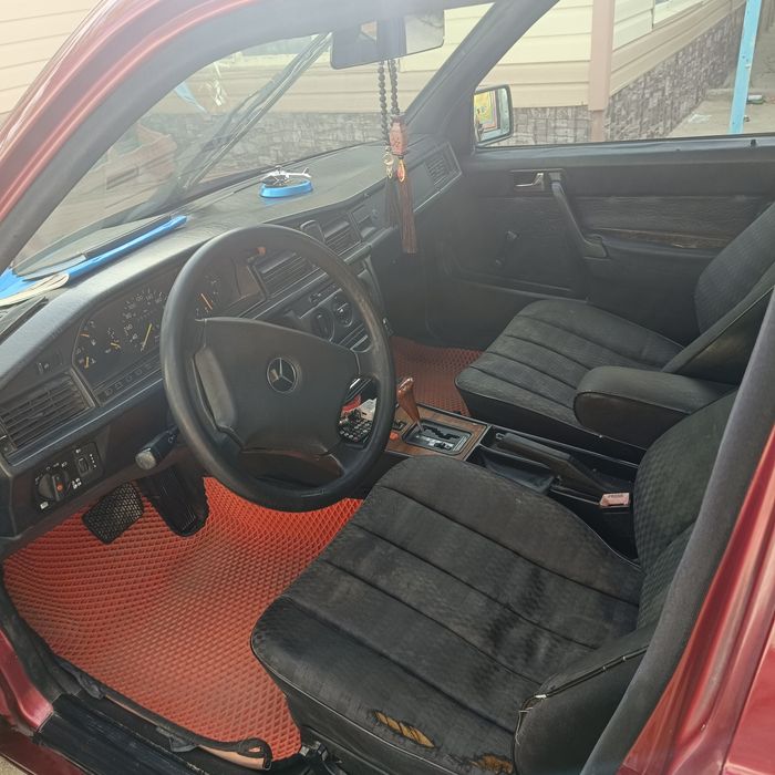 Мерседес.    Е190