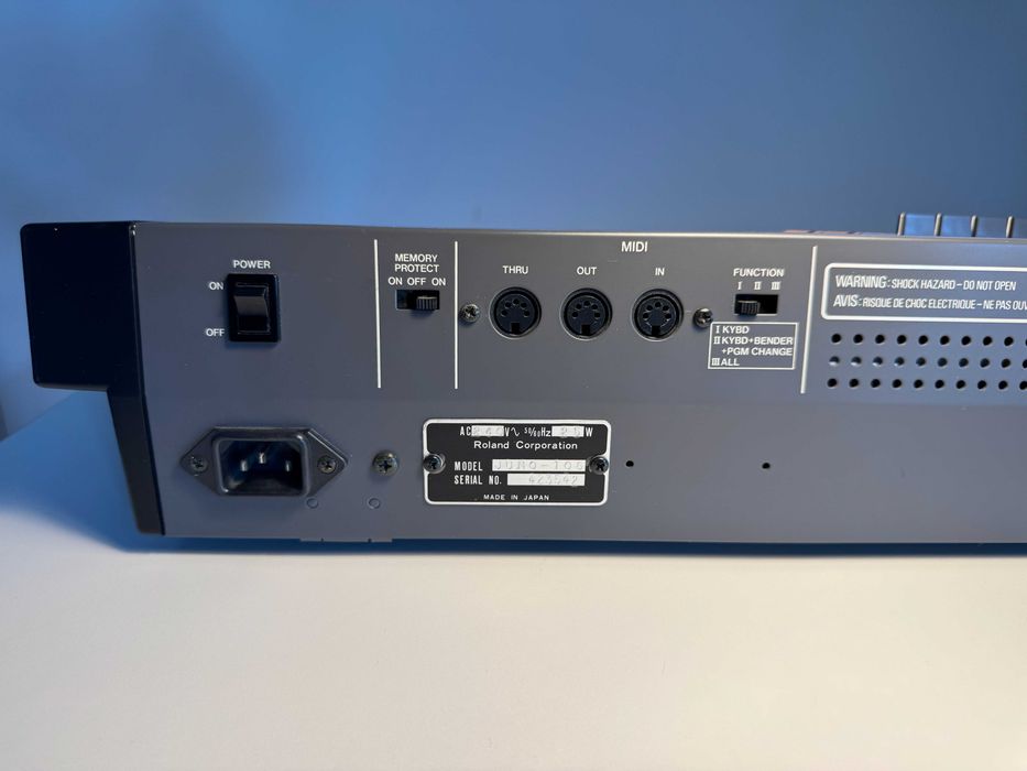 Roland Juno 106 - sintetizator analog