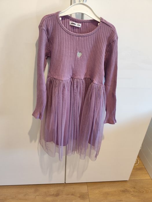 Vând rochițe fetite