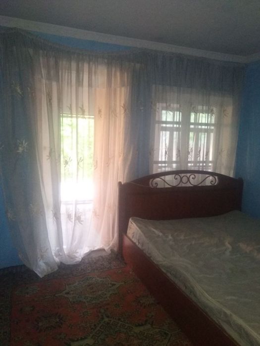 Ўртачирчиқ тумани Ўртасаройда уй сотиладии