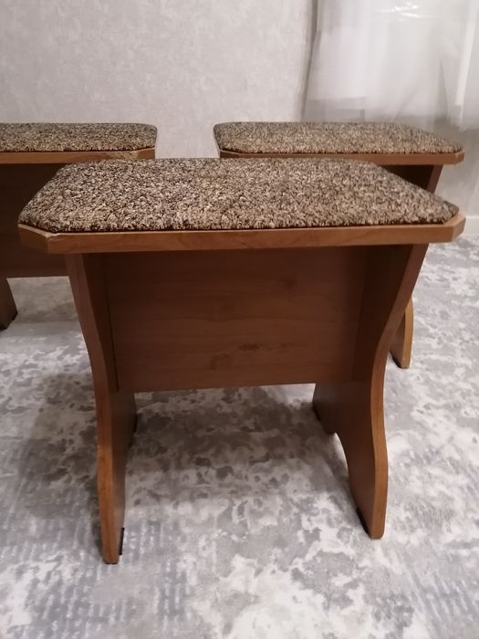 Продам табуретки, 3шт,2шт цена за штуку 1000