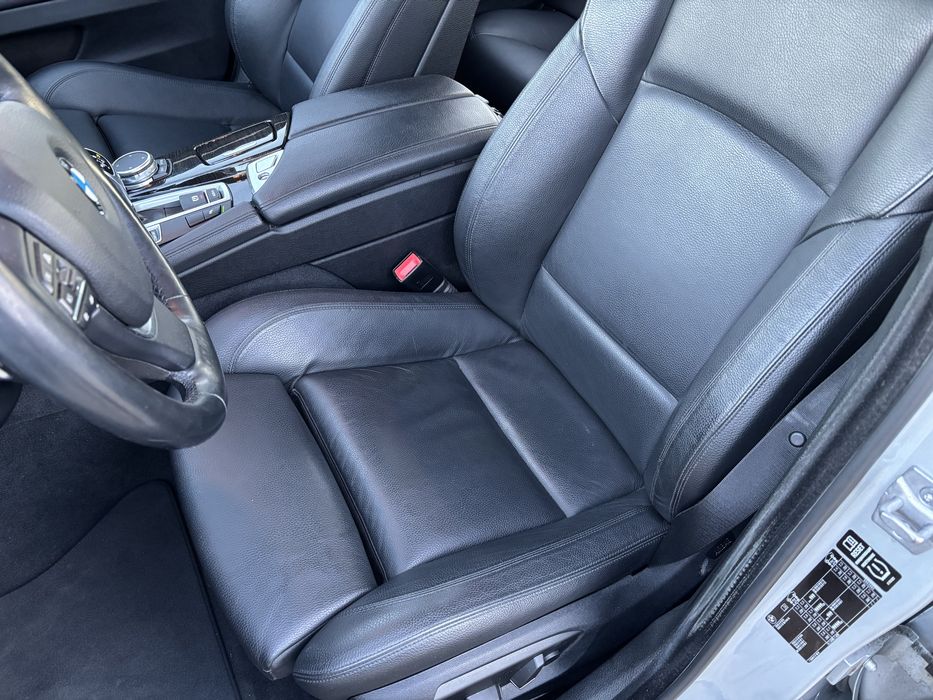 BMW F 10 . 528 i 2.0 Benzina fab 2014 , 4 butoane