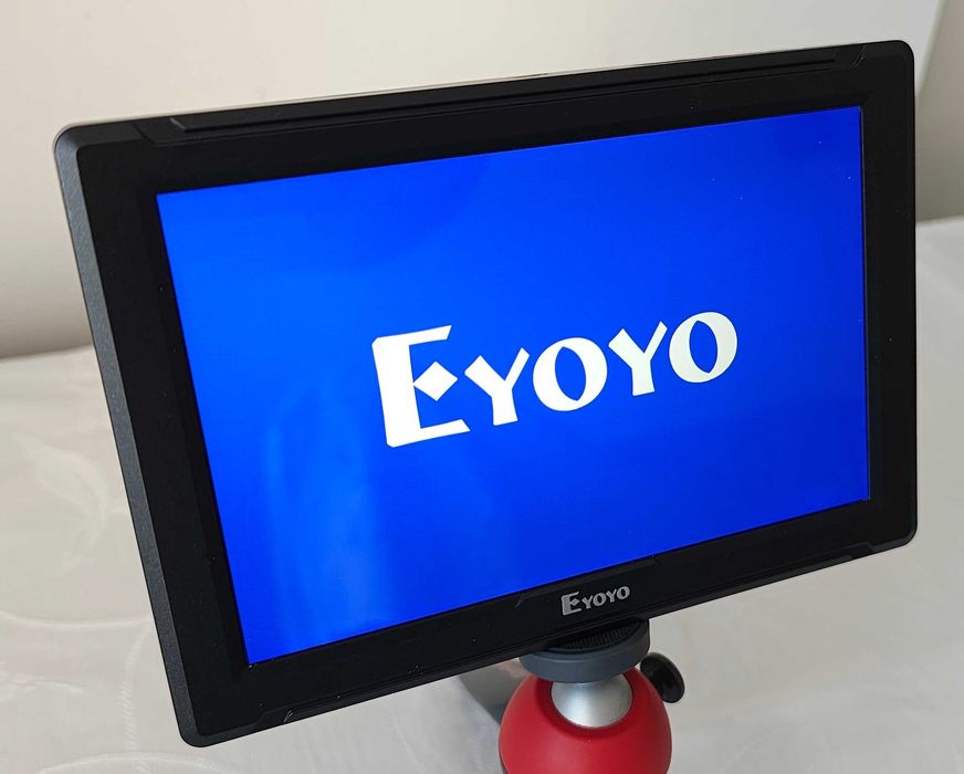 Продавам 7 - инчов монитор Eyoyo E7S