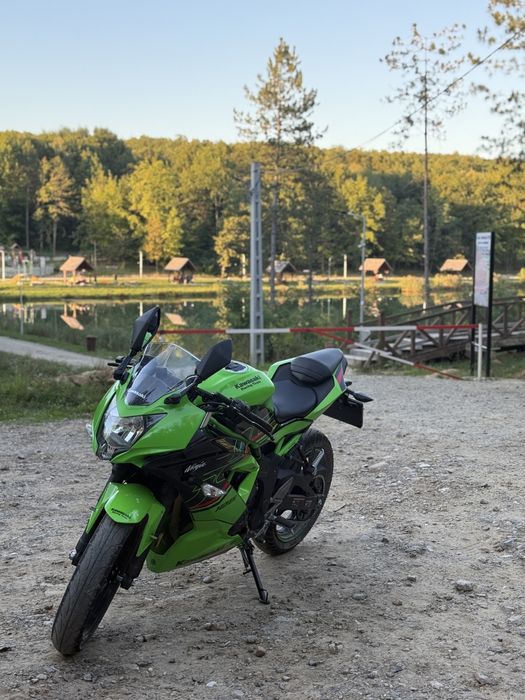 Vând Kawasaki Ninja 125