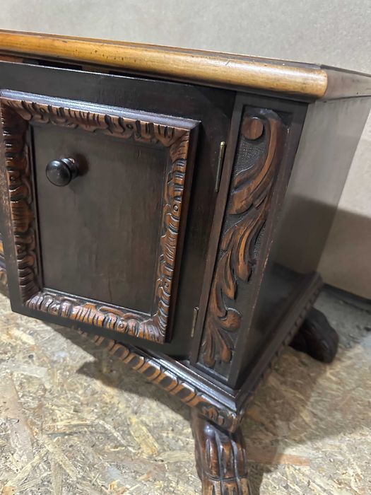 Comoda Vintage din lemn Stil Neo Baroc cu elemente sculptate