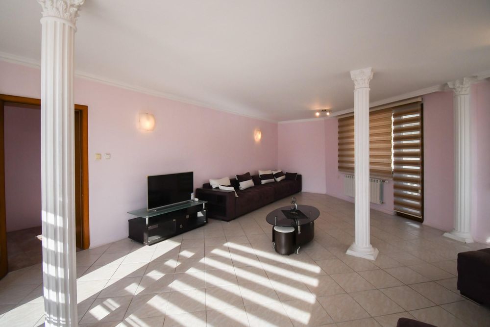 Дава се под наем Етаж от къща в София, Надежда 4 - 150 кв.м за 747.66 € - Снимка #1