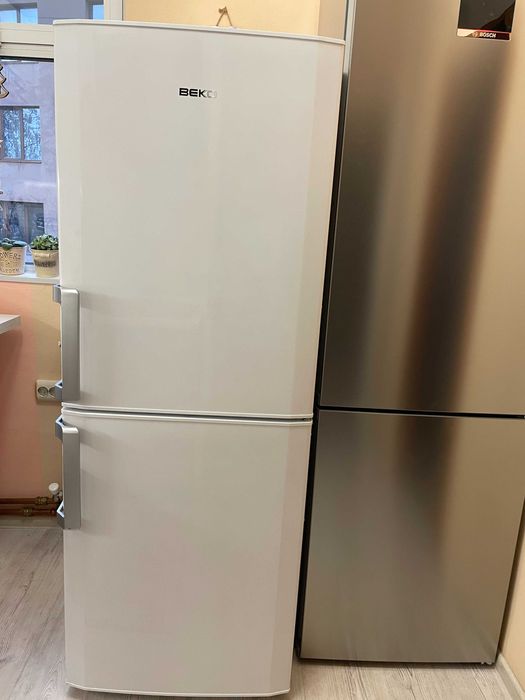 Хладилник с фризер