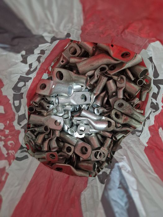 Papuci diferite marimi