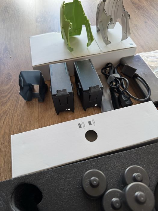 Dji FPV + 2 baterii, impecabil