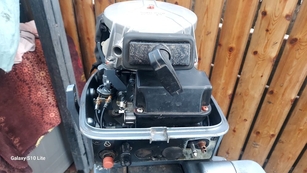 Продам лодочный мотор Yamaha 6