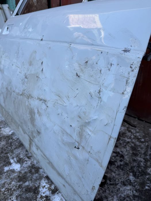 Продам дверь от приоры 2 с дефектами