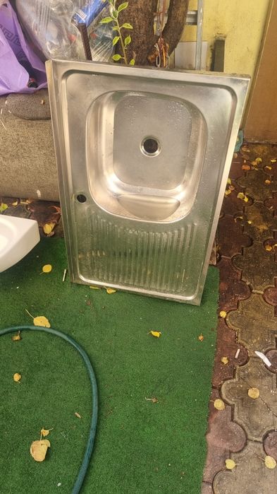 Vând chiuveta bucatarie si lavoar baie
