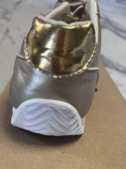 Женская обувь( кровоски)