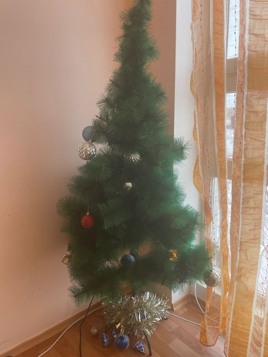 Елка искуственная