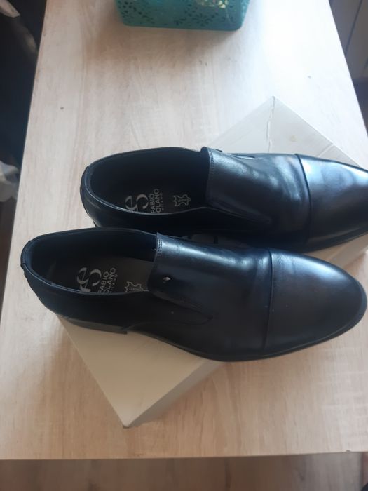 Продам туфли новые