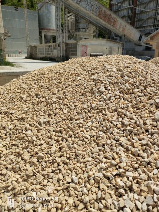 Vând piatră galbena de cariera