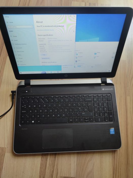 Laptop HP  Pavilion  15- P239sa