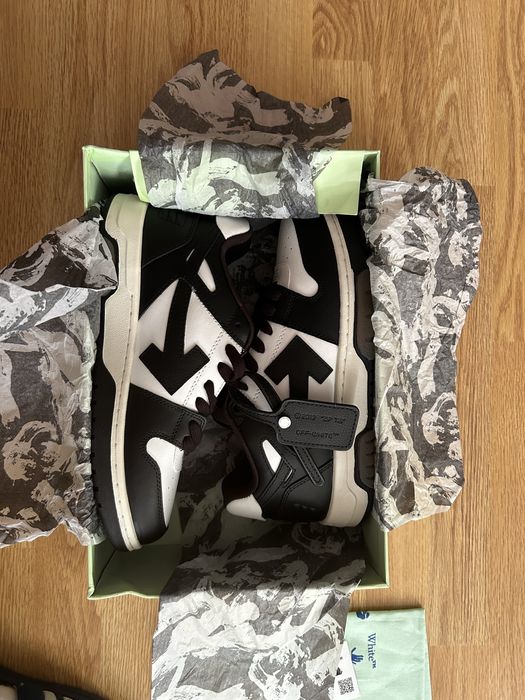 Vand sneakers marimea 43