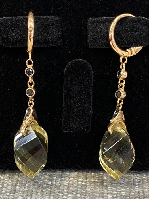 Продам золотые сережки Италия.