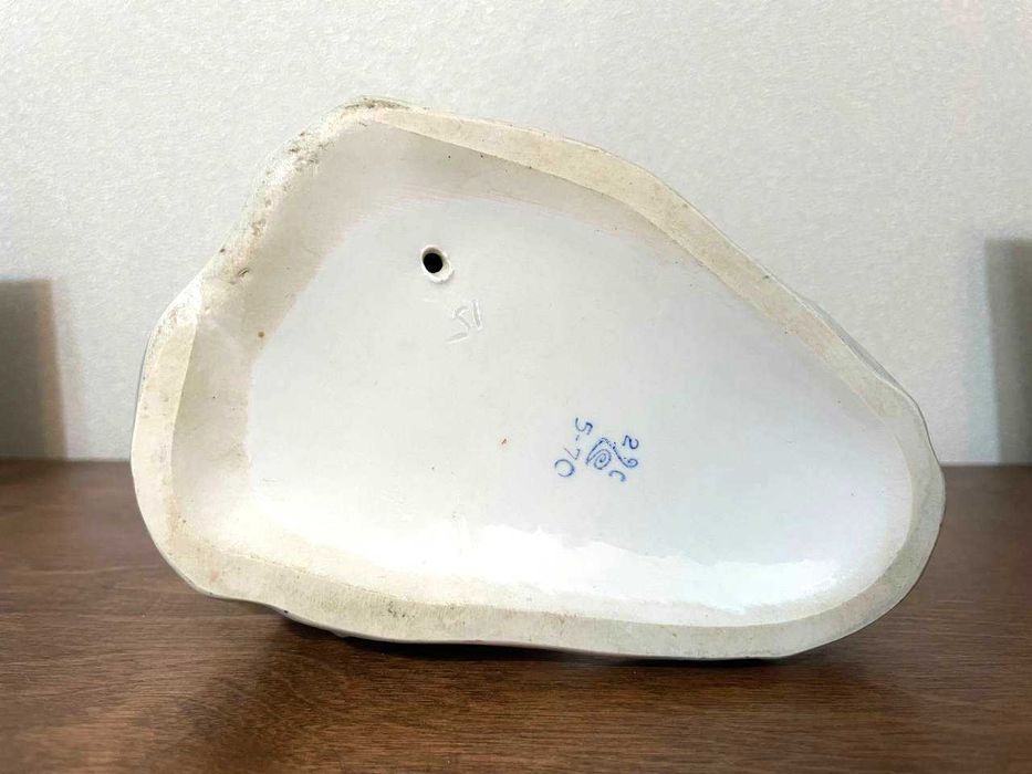 Фарфоровая статуэтка девушка с косой в народном костюме