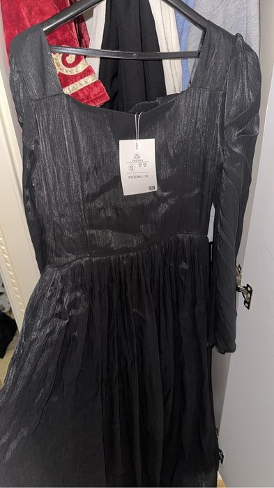 Платье на вечер с этикеткой