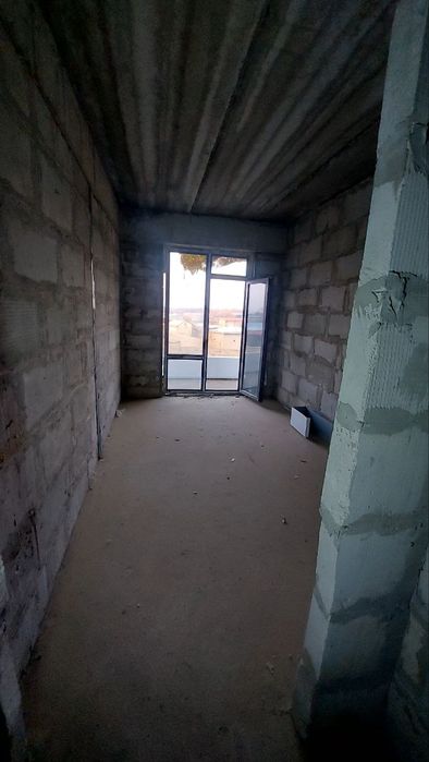 Сотувда 2хонали 3 каватда жойлашган 63м2 коробка уй