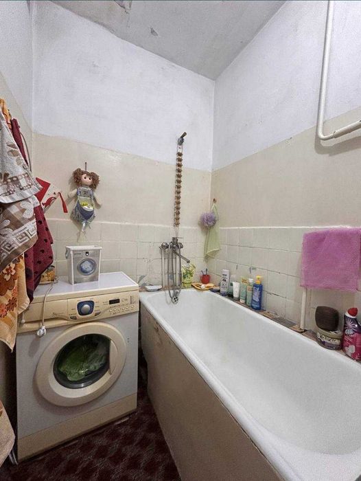 Юнусабад 18 кв  2-хона 2-этаж/4. 55м2. Кирпичный. Не Торец.