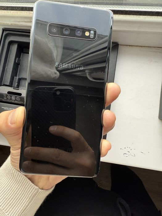 Самсунг с10+ продам