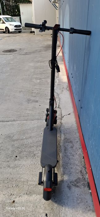 vand trotineta xiaomi scooter 5