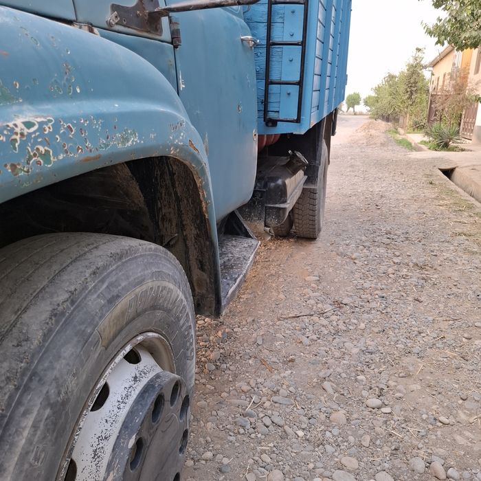 Zil 1988 mator ural bezkemar oldi balon xarajati yoʼq olasiz minasiz