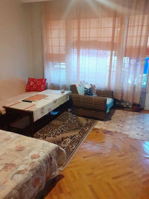 Двустаен апартамент в квартал Гагарин