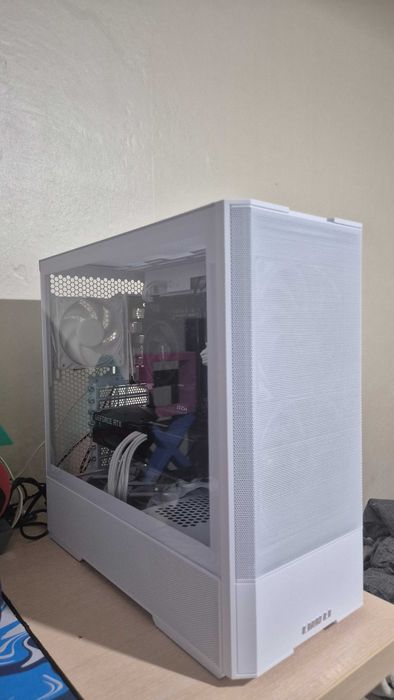 Геймърски компютър с Nvidia и AMD Ryzen