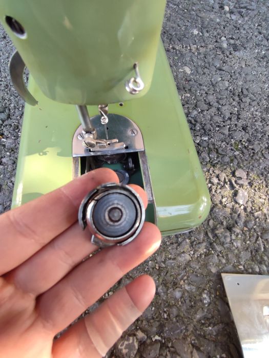 Mașină de cusut electrică Volga